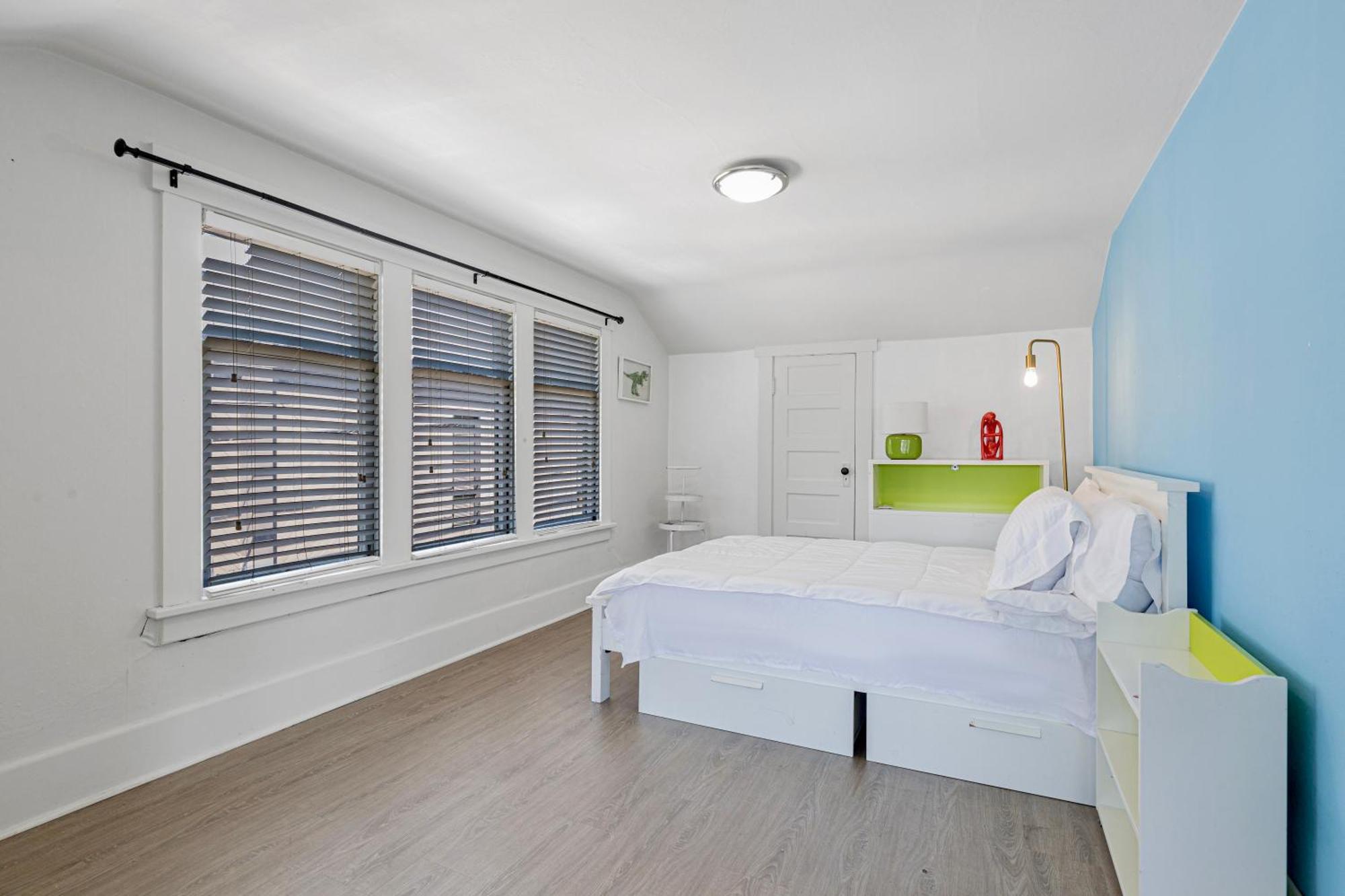 Vintage 3 Bedroom Home In Prime Eastlake Seattle With Private Parking Luaran gambar