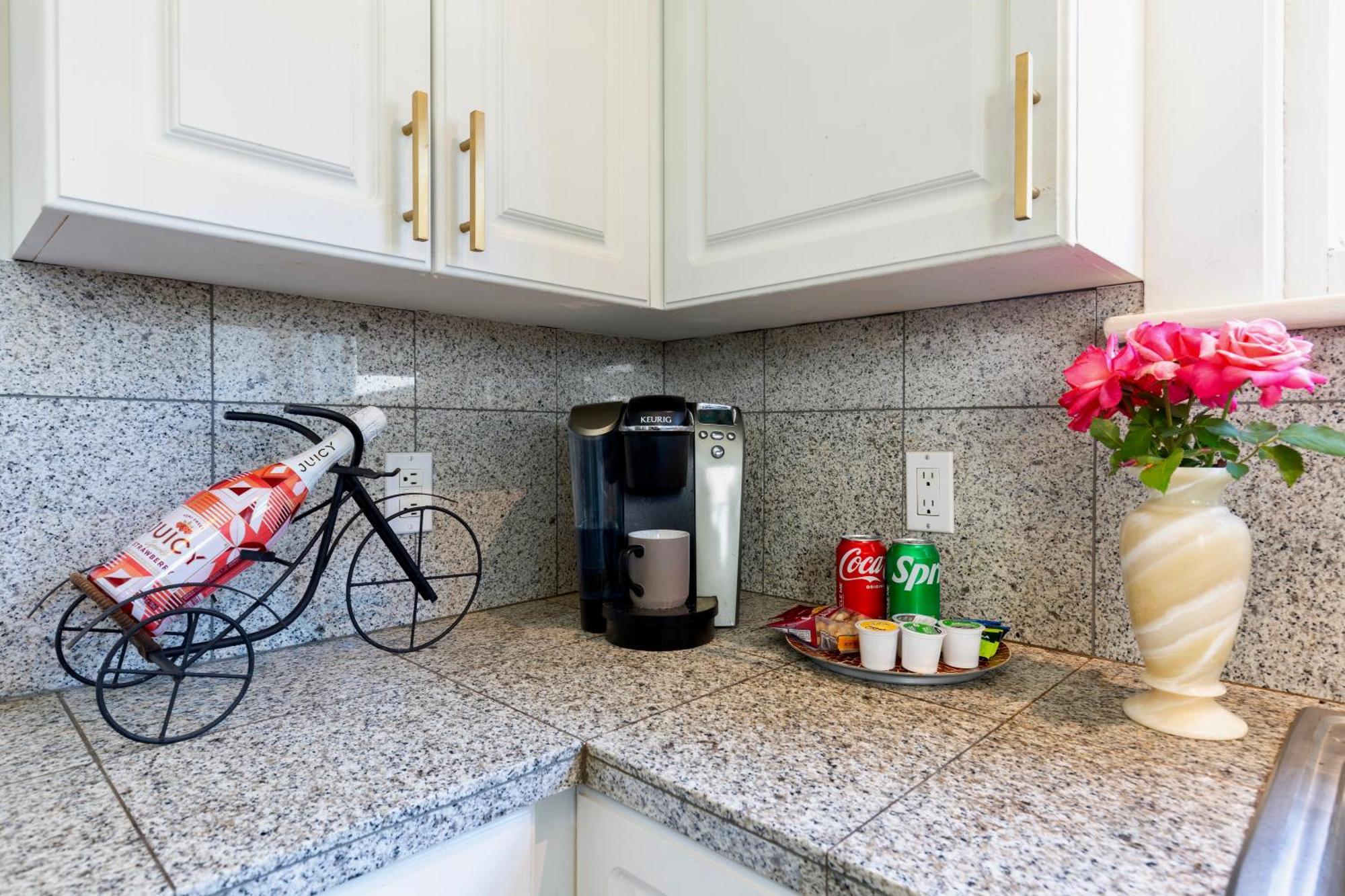 Vintage 3 Bedroom Home In Prime Eastlake Seattle With Private Parking Luaran gambar