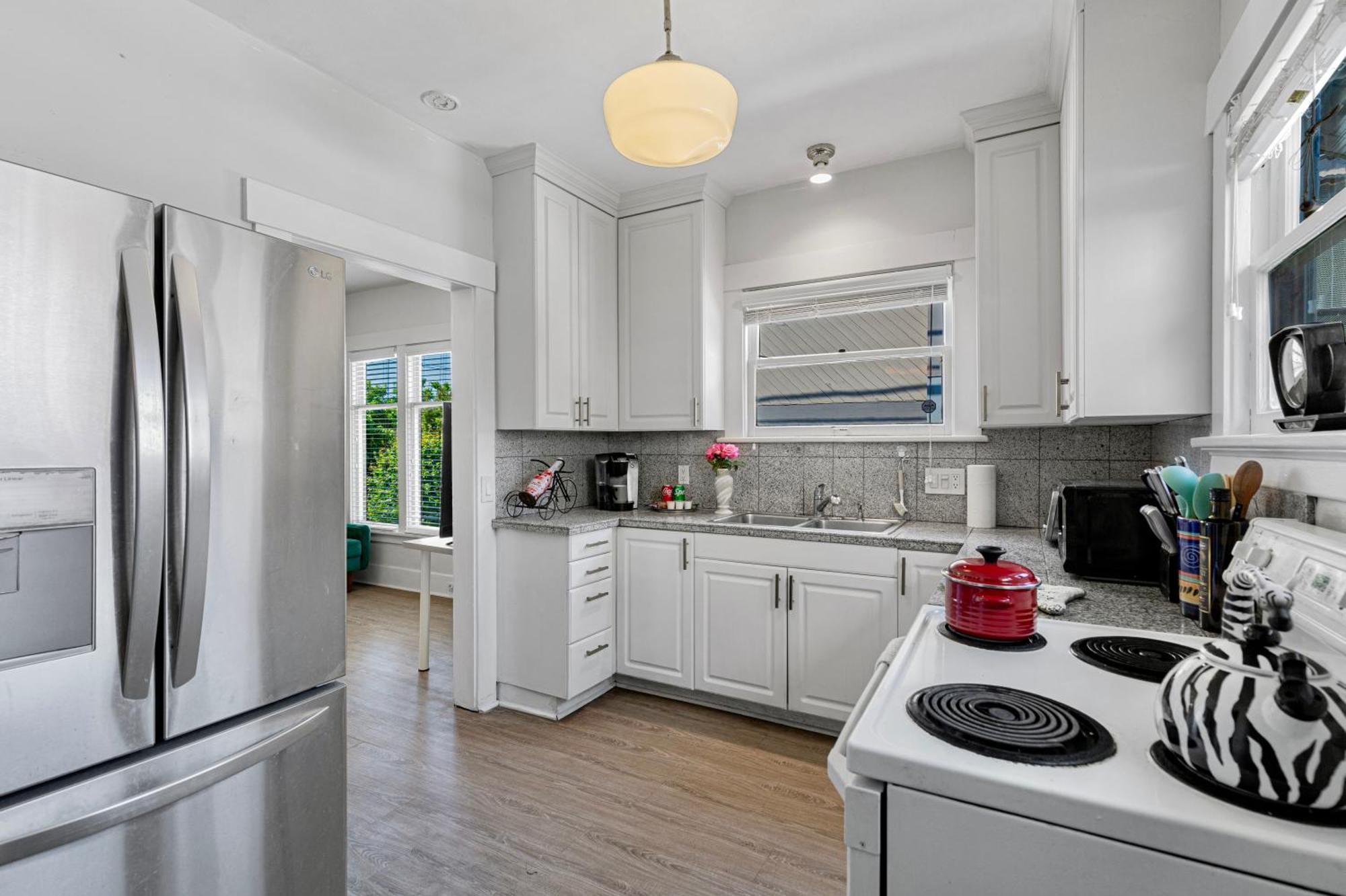 Vintage 3 Bedroom Home In Prime Eastlake Seattle With Private Parking Luaran gambar