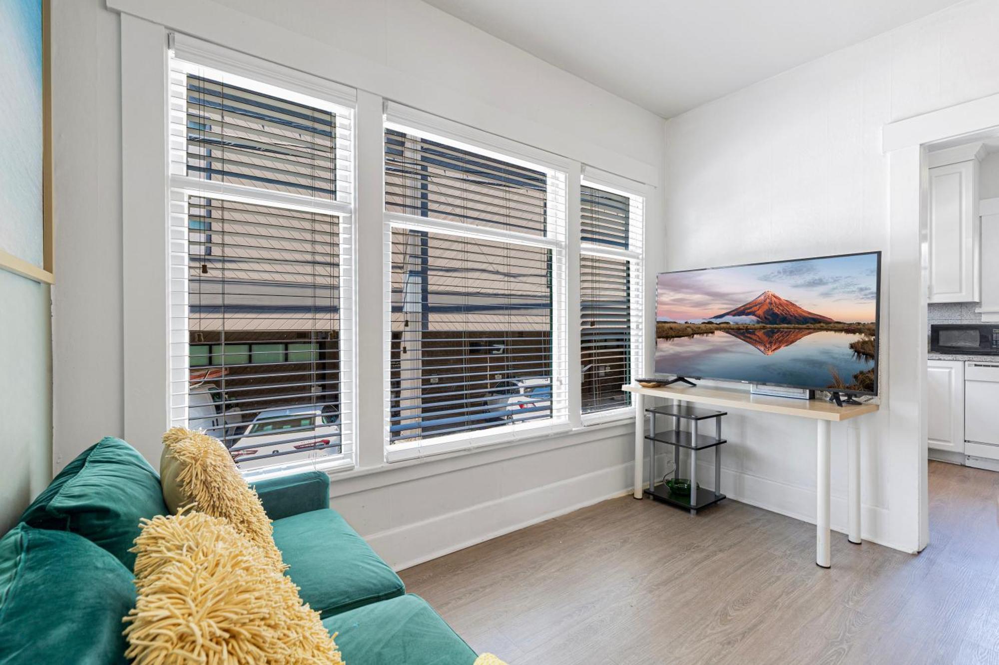 Vintage 3 Bedroom Home In Prime Eastlake Seattle With Private Parking Luaran gambar
