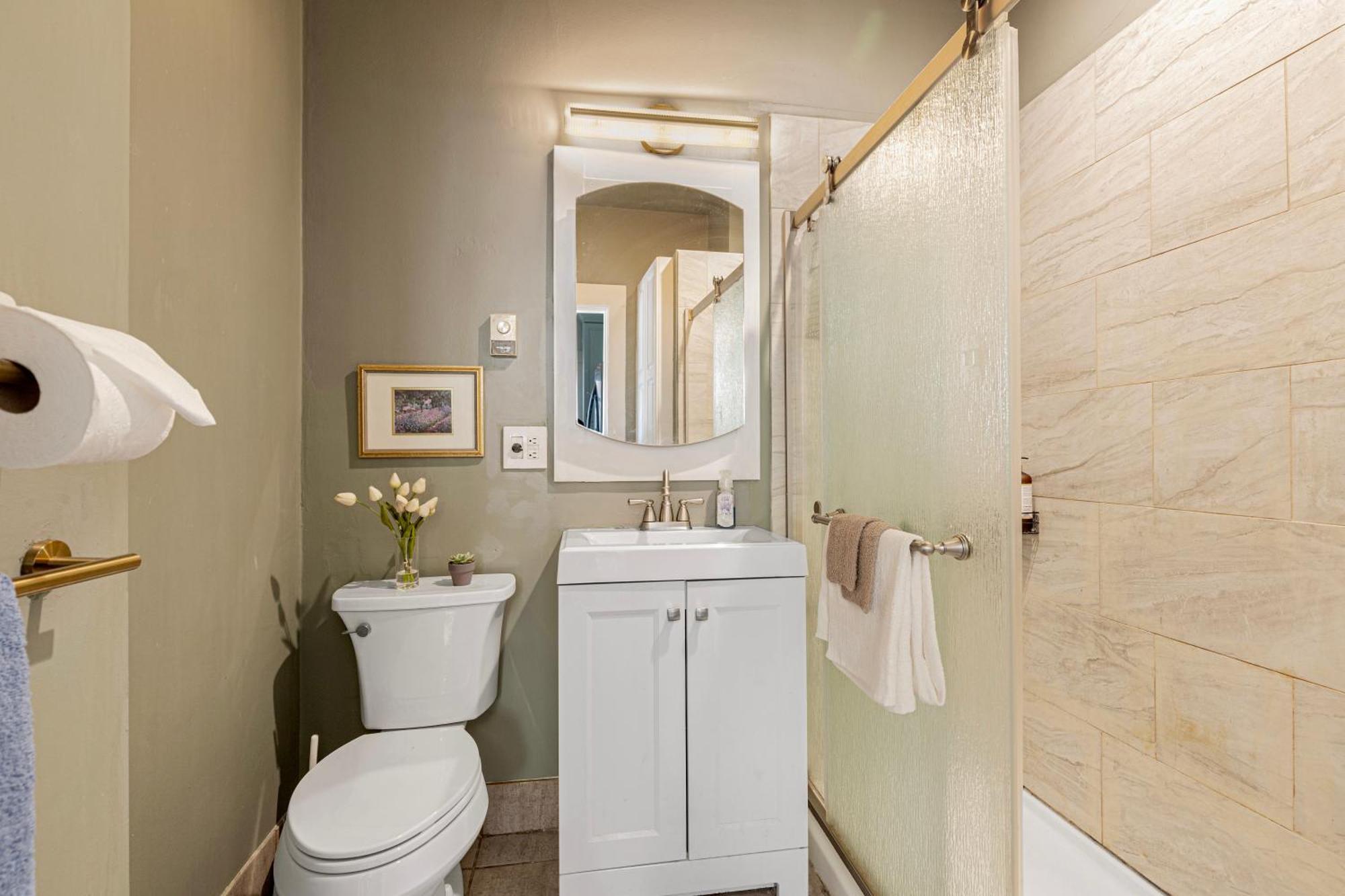 Vintage 3 Bedroom Home In Prime Eastlake Seattle With Private Parking Luaran gambar